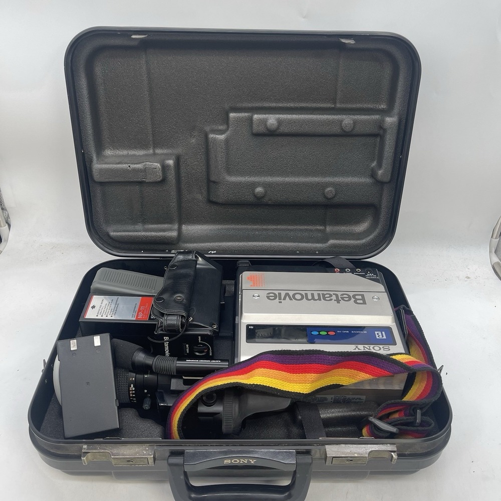 SONY BMC-110 BETAMOVIE BETAMAX VIDEO CAMERA W/ AC-M110 Power Adapter UNTESTED